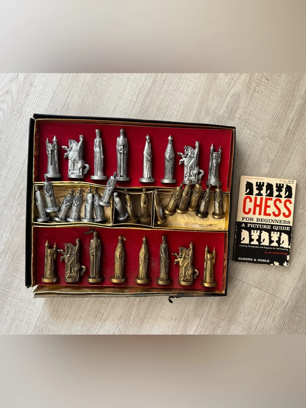 Vintage 1962 Peter Ganine Chess Set – Complete 32 Pieces – Original Box & Book